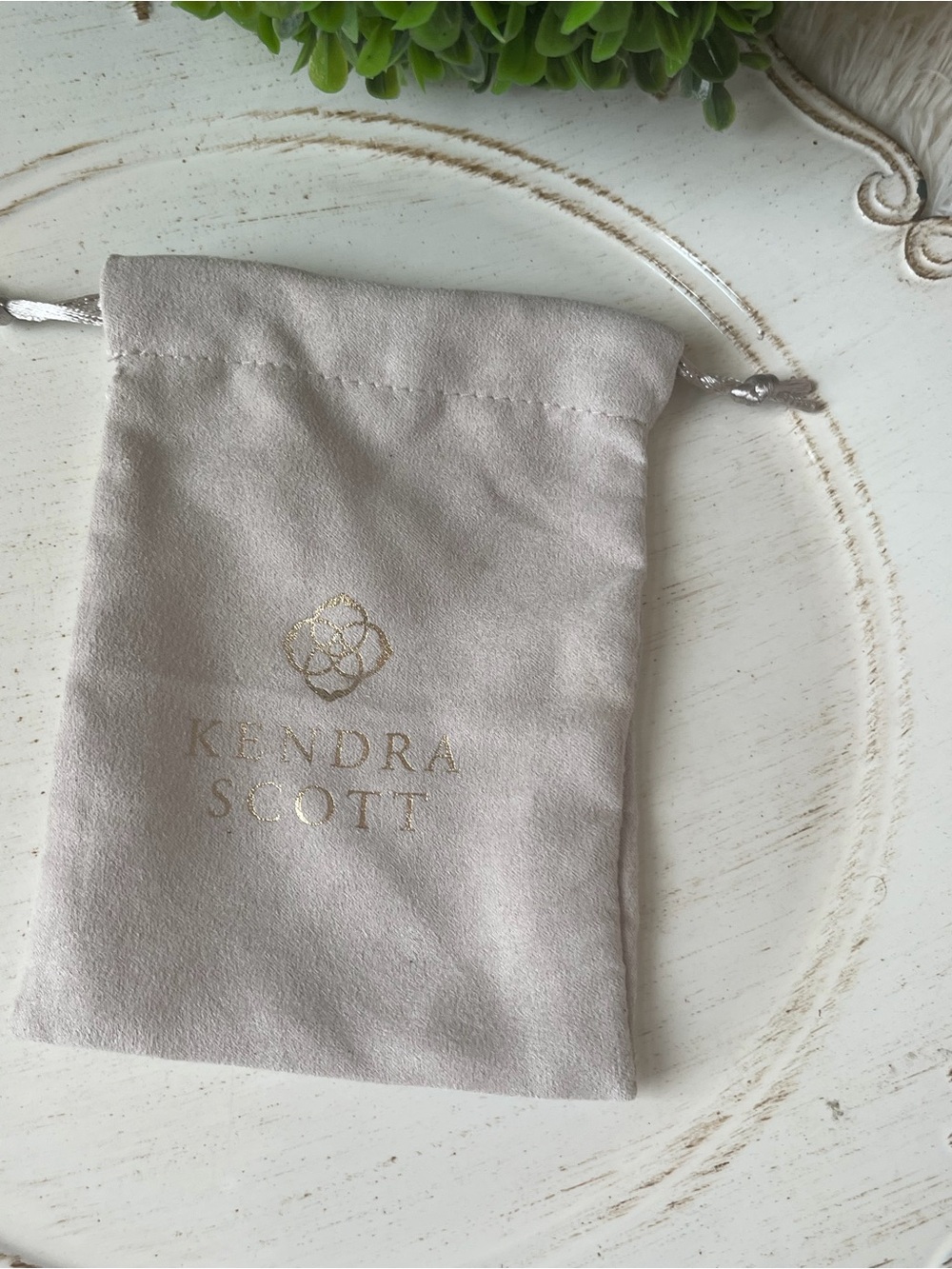 Kendra Scott Light Gray Jewelry Pouch